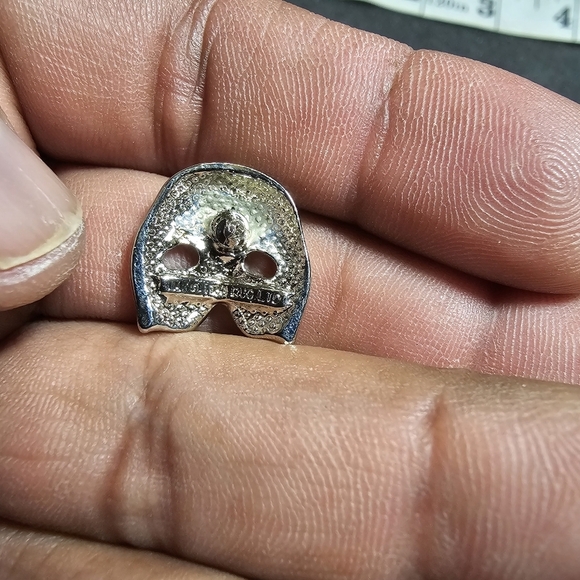 Vintage LTM 1986 RUG LTD Phantom of the Opera Mask Lapel Pin Silver Tone shows s - Picture 3 of 5